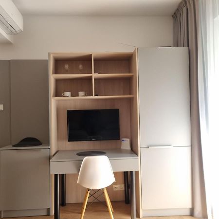 Aparthotel In Warsaw Very Close To The City Center, Free Underground Parking, Wifi, Air Conditioning, Balcony Luaran gambar