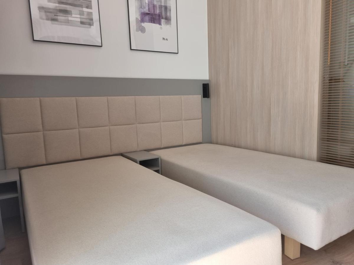 Aparthotel In Warsaw Very Close To The City Center, Free Underground Parking, Wifi, Air Conditioning, Balcony Luaran gambar