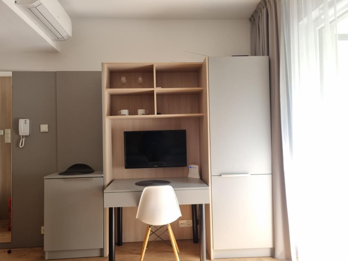 Aparthotel In Warsaw Very Close To The City Center, Free Underground Parking, Wifi, Air Conditioning, Balcony Luaran gambar